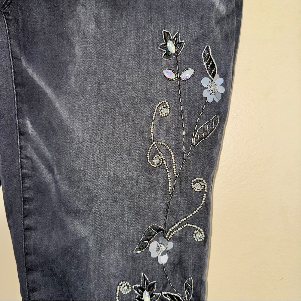 Chico’s Black So Slimming Beaded Vines Girlfriend Slim Leg Jean 2.5P NWT! - Picture 3 of 8